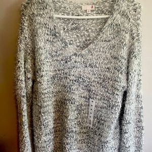 Long sleeve v-neck sweater